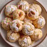 A plate of marzipan-plätzchen.
